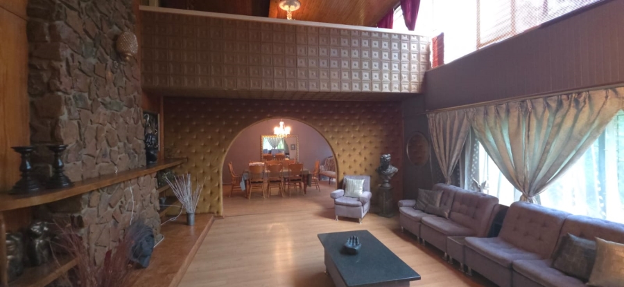 6 Bedroom Property for Sale in Wilkeville North West